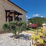 Annabelle Villa *