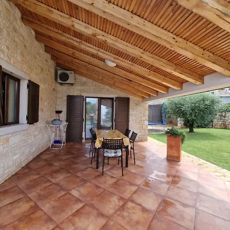 Annabelle * Višnjan