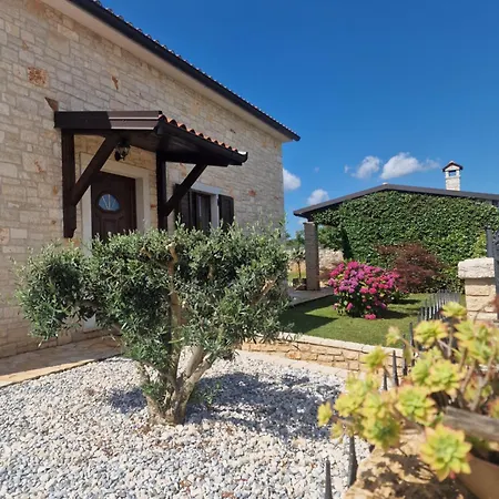 Annabelle Villa *